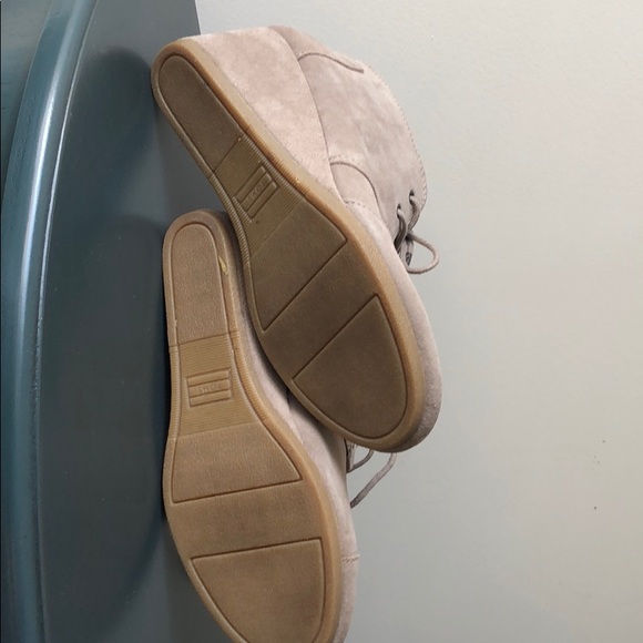 Toms Taupe Wedge Bootie Size 8 - Picture 6 of 6